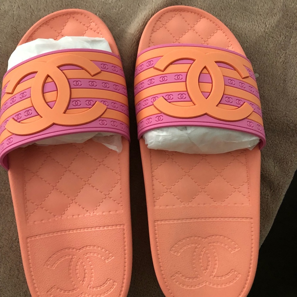 Pool Slides Chanel - Picture 1 of 4